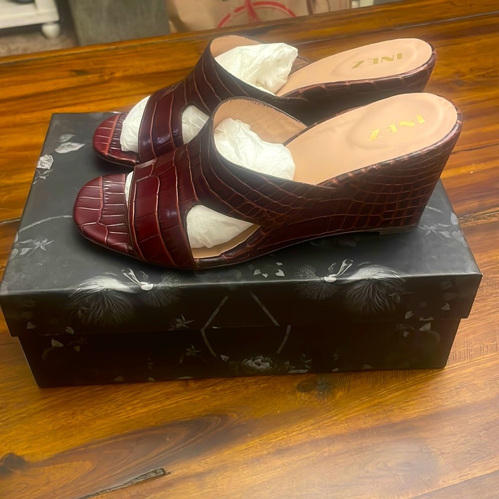 Brand new Inez 10.5